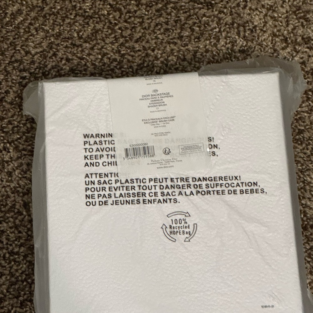 Dior Backstage 3pc Makeup Brush Set with White Case. New/Sealed! - Picture 5 of 6